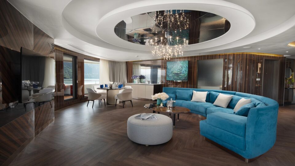 Essence-Grand-Owners-Suite-phong-khach