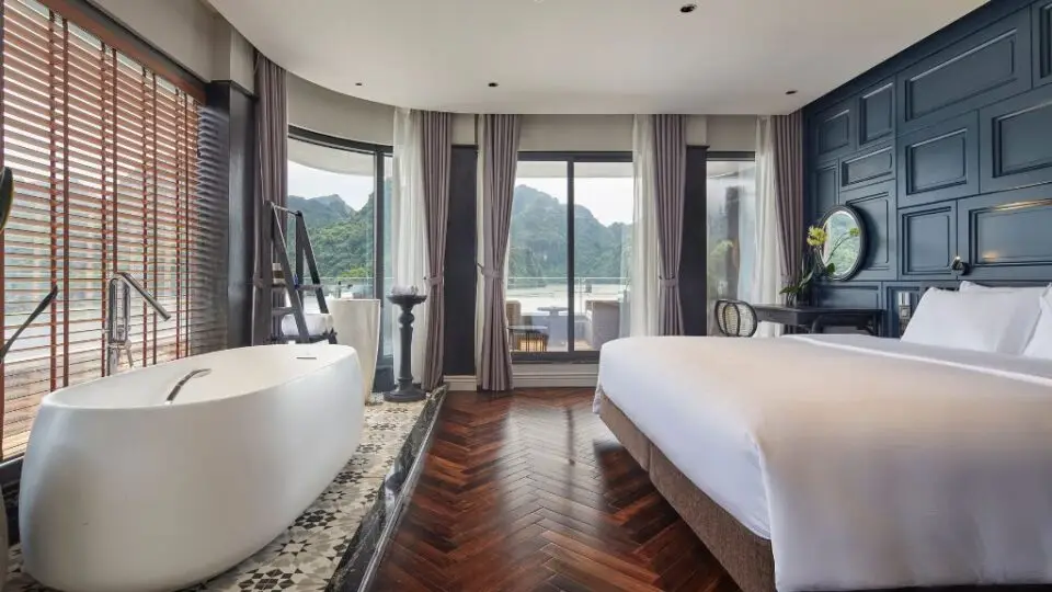 du-thuyen-elite-of-the-seas-phong-executive-suite-bon-tam