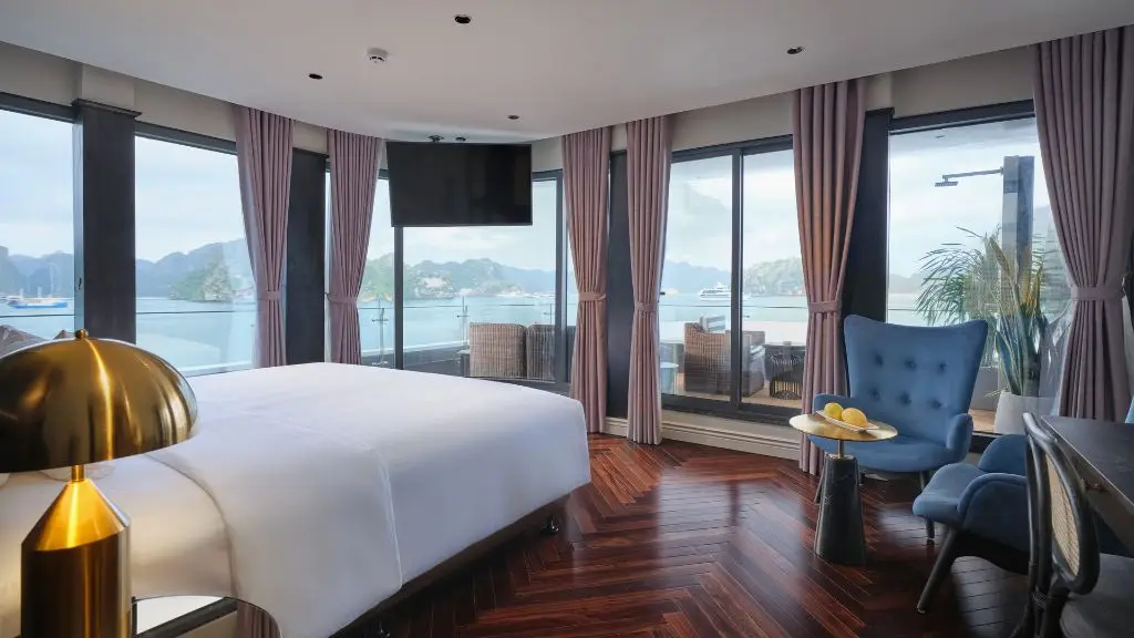 du-thuyen-elite-of-the-seas-phong-executive-suite-view-vinh