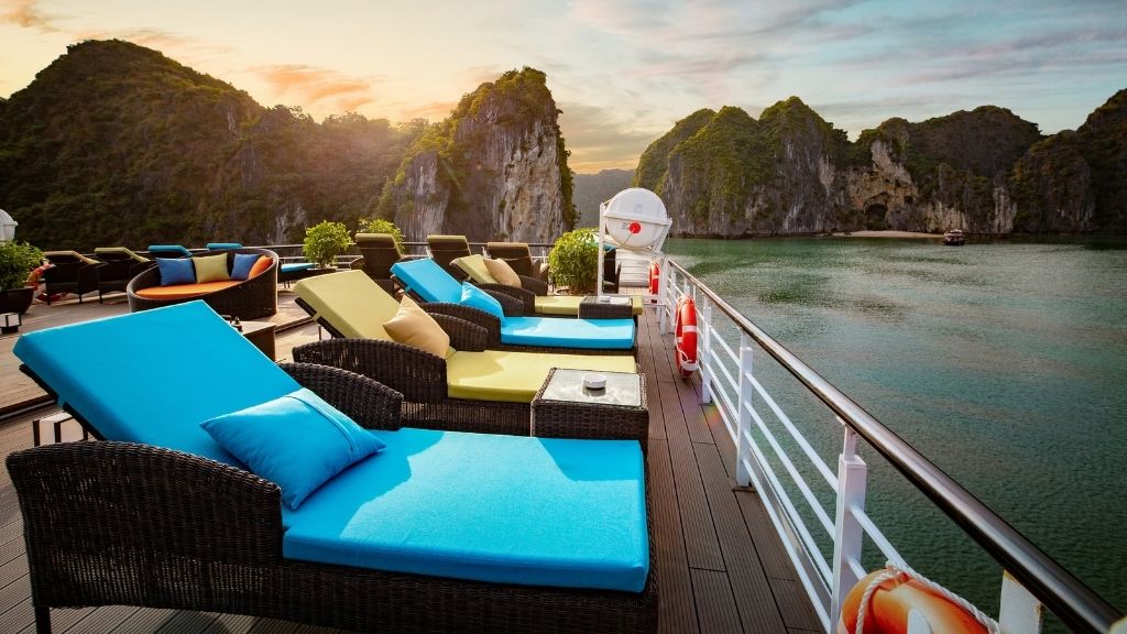 du-thuyen-stellar-of-the-seas-sundeck-tam-nang