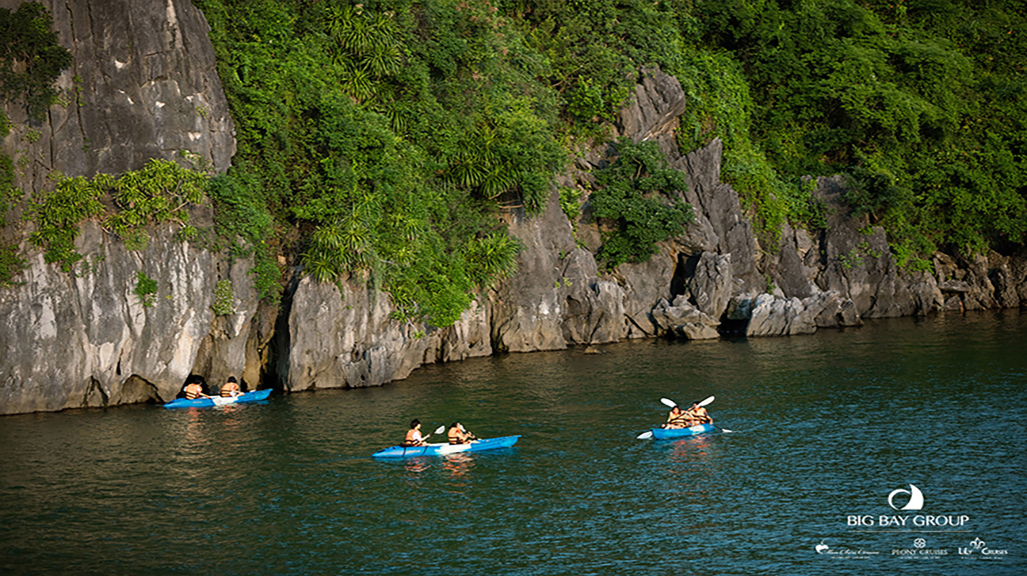 du-thuyen-Peony-Cruise-kayjak